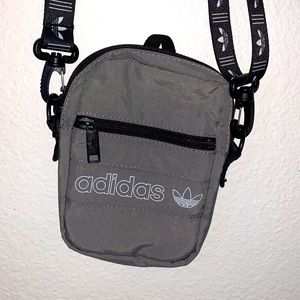 Adidas purse. Perfect for outdoor activities.